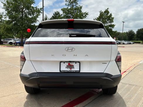 Used 2024 Hyundai Kona SEL AWD/4WD image 6