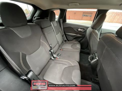 Used 2017 Jeep Cherokee Latitude w/ Comfort & Sound Group image 25