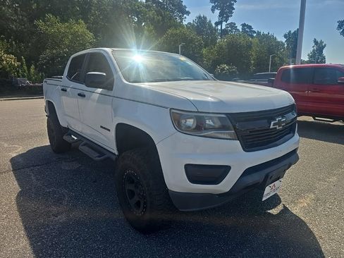 Used 2019 Chevrolet Colorado LT w/ Redline Special Edition AWD/4WD image 3