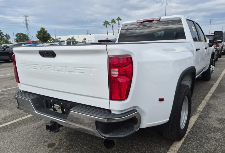 Used 2025 Chevrolet Silverado 3500 W/T RWD image 4