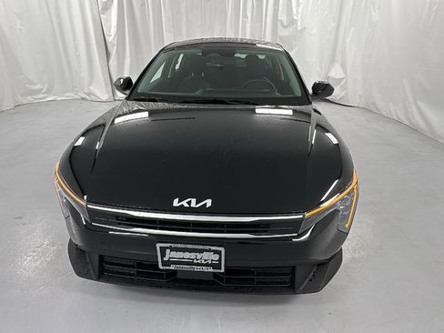 New 2025 Kia K4 LXS image 8