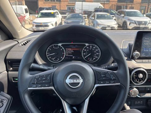 Used 2025 Nissan Sentra SV FWD image 32