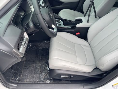 New 2025 Acura Integra image 17