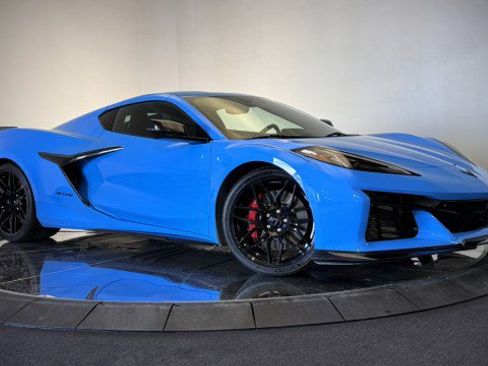 Used 2024 Chevrolet Corvette Z06 w/ Stealth Interior Trim Package RWD image 18