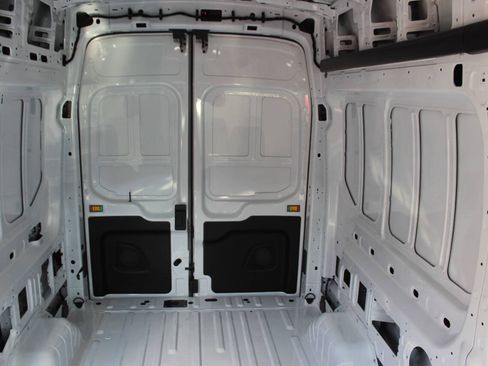 Used 2026 Ford Transit 250 148 High Roof RWD image 13