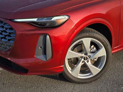 New 2025 Audi Q5 Premium Plus image 9