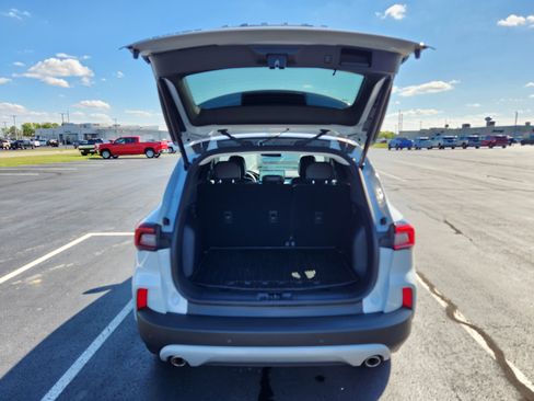 Used 2025 Ford Escape Platinum w/ Premium Technology Package image 10