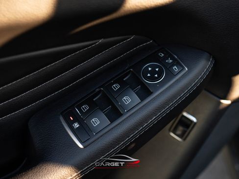 Used 2018 Mercedes-Benz GLE 43 AMG 4MATIC w/ Parking Assist Package image 41