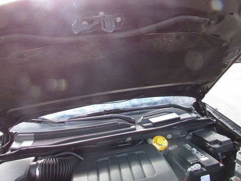 Used 2015 Dodge Grand Caravan SXT FWD image 35