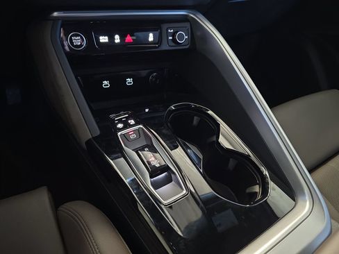 Used 2025 Audi Q5 Premium Plus w/ Premium Plus AWD/4WD image 28