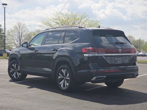 Used 2025 Volkswagen Atlas SE image 17