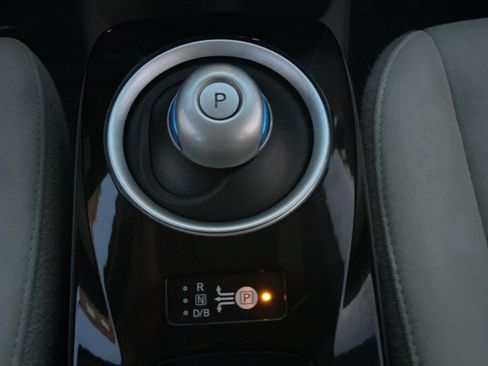 Used 2015 Nissan Leaf SV FWD image 28
