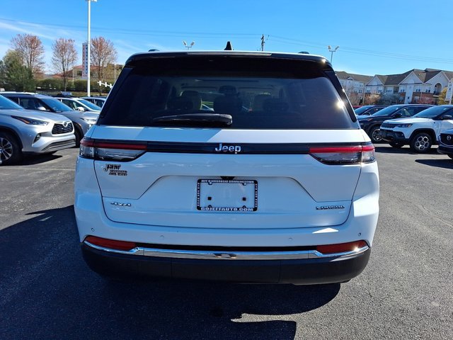 Used 2022 Jeep Grand Cherokee Laredo w/ Luxury Tech Group I AWD/4WD image 7