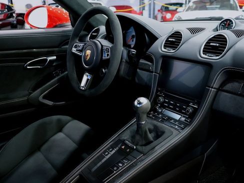 Used 2023 Porsche 718 Cayman GTS w/ GTS Interior Package RWD image 31