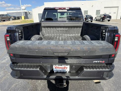 Used 2024 GMC Sierra 2500 AT4 w/ AT4 Preferred Package image 33