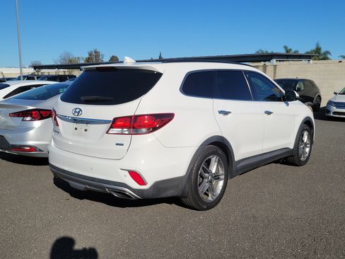 Used 2018 Hyundai Santa Fe SE w/ Cargo Package image 3