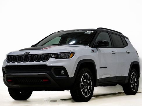 New 2026 Jeep Compass Trailhawk w/ Sun, Sound & Navigation Group image 3