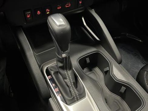 Used 2025 Nissan Frontier SL AWD/4WD image 18
