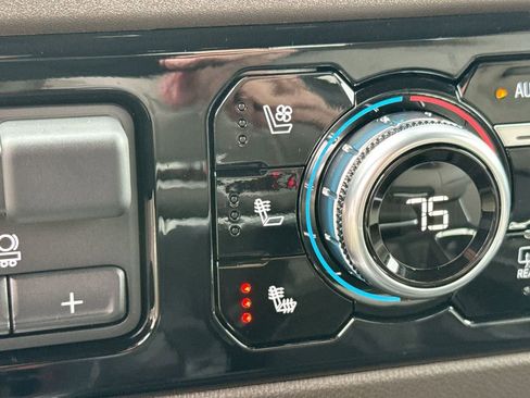 Used 2025 GMC Sierra 1500 SLT w/ SLT Premium Plus Package image 42