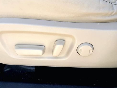 Used 2018 Toyota Highlander Plus image 32