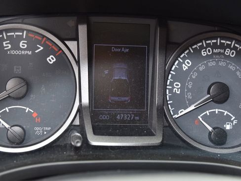 Used 2020 Toyota Tacoma TRD Sport w/ Technology Package AWD/4WD image 7
