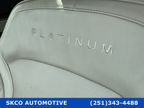 Used 2019 Ford Explorer Platinum image 41