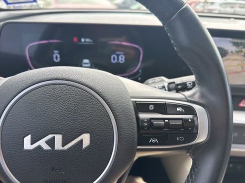 Used 2023 Kia Sportage EX image 15