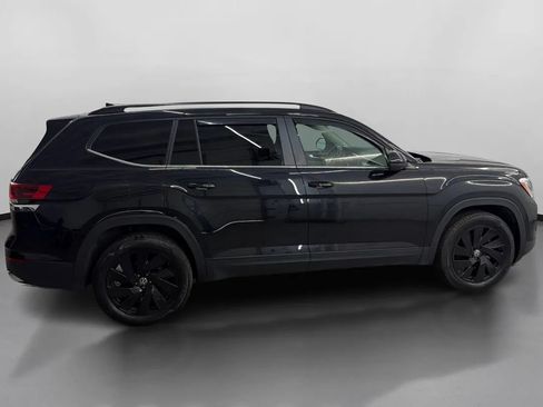 Used 2024 Volkswagen Atlas SE AWD/4WD image 11