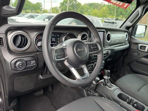 Used 2023 Jeep Gladiator Overland AWD/4WD image 10