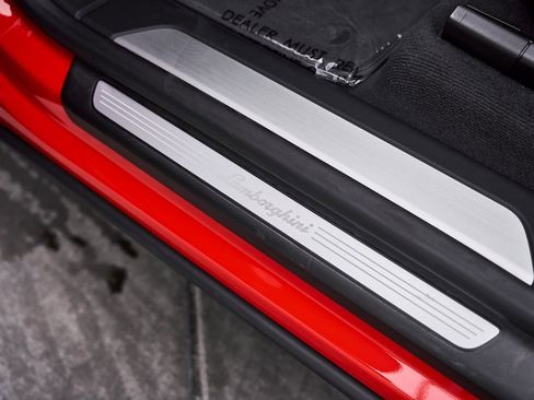 Used 2021 Lamborghini Urus image 37