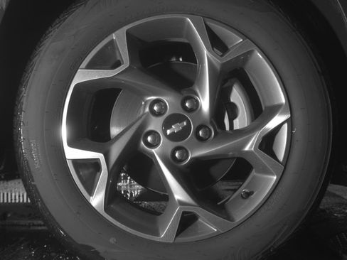 Used 2025 Chevrolet Trax LT FWD image 13