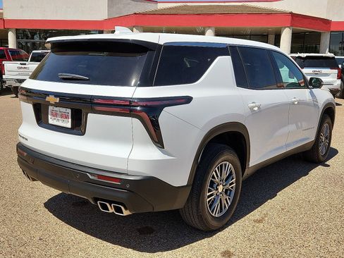 Used 2024 Chevrolet Traverse LS w/ LPO, Floor Liner Package FWD image 4