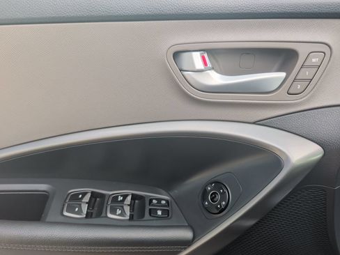 Used 2018 Hyundai Santa Fe AWD image 10
