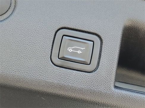Certified 2023 Chevrolet Equinox LT image 33