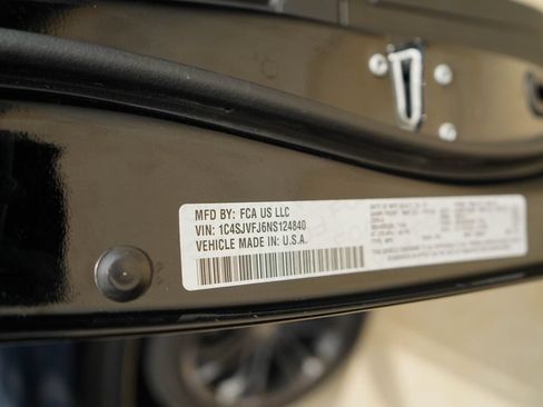 Used 2022 Jeep Grand Wagoneer Series II AWD/4WD image 42