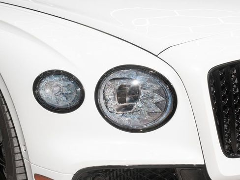 Used 2023 Bentley Flying Spur V8 image 36