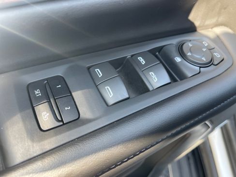 Used 2023 Chevrolet Tahoe LT RWD image 8