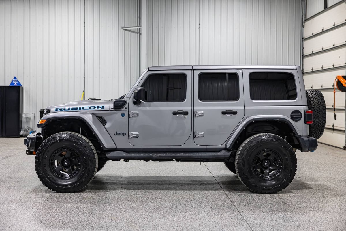 Used 2021 Jeep Wrangler Unlimited Rubicon 4xe w/ Steel Bumper Group AWD/4WD image 2