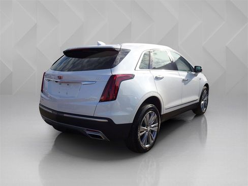Certified 2024 Cadillac XT5 Premium Luxury w/ LPO, Floor Liner Package image 5