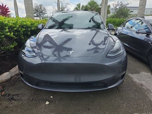 Used 2023 Tesla Model Y Performance AWD/4WD image 3
