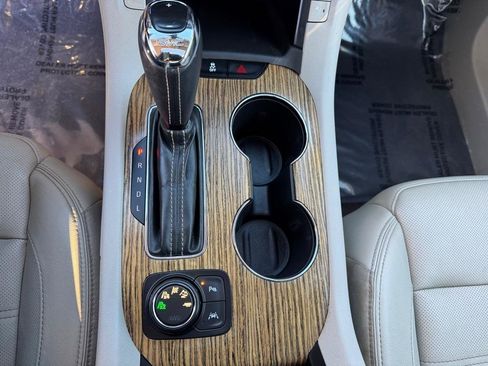 Used 2017 GMC Acadia Denali image 38