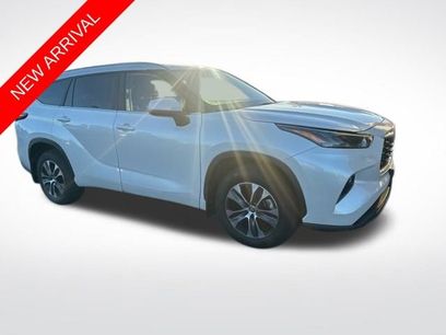 Used 2023 Toyota Highlander XLE
