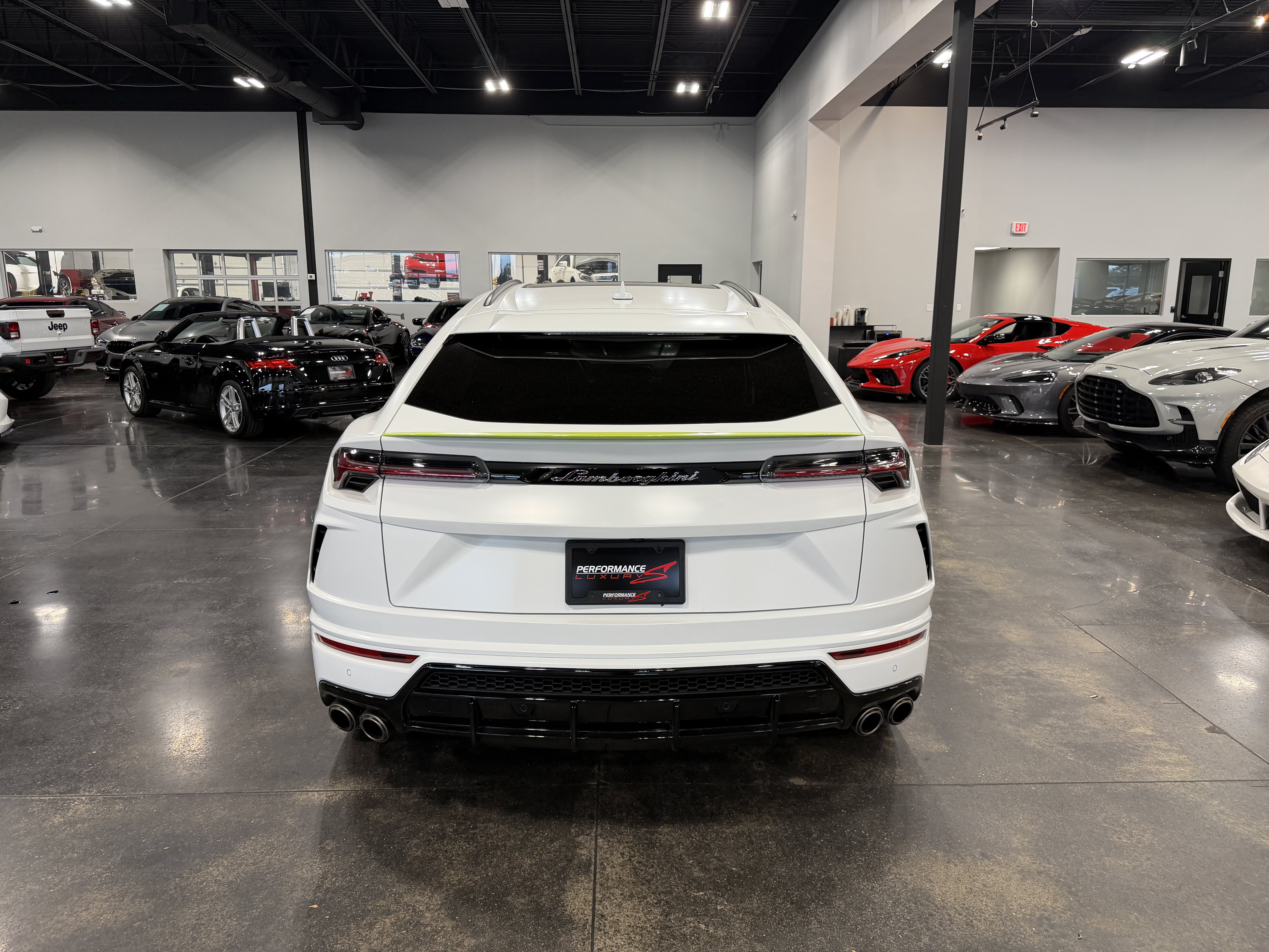 Used 2022 Lamborghini Urus AWD/4WD image 6