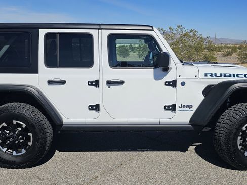 Used 2024 Jeep Wrangler Unlimited Rubicon 4xe w/ Technology Group image 3