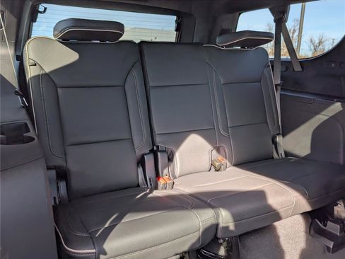 New 2026 Chevrolet Suburban Premier image 9