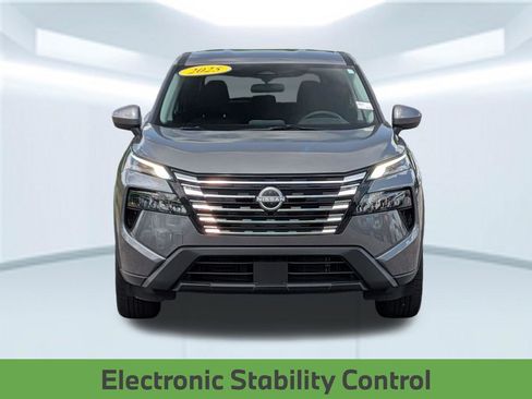 Certified 2025 Nissan Rogue SV FWD image 12