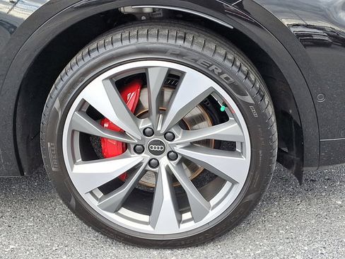 Used 2024 Audi SQ5 Prestige image 8