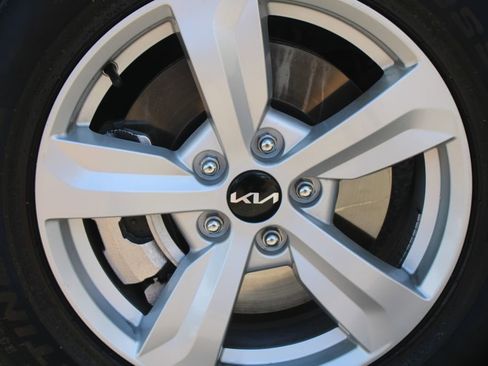 Used 2026 Kia Sorento LX FWD image 18