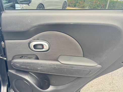 Used 2014 Kia Soul FWD image 33