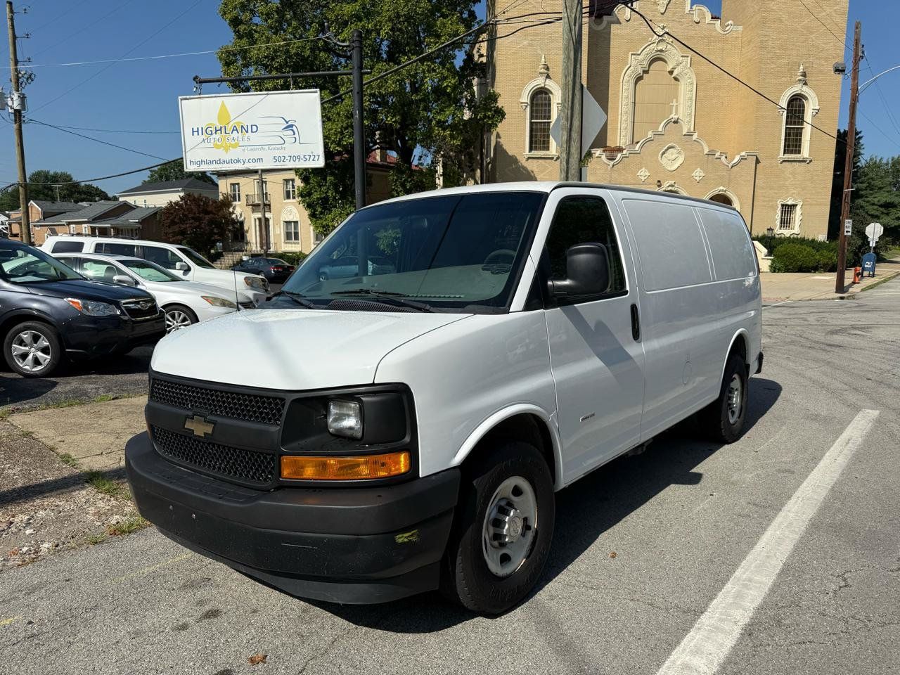 Used 2017 Chevrolet Express 2500 RWD image 1